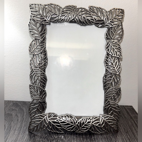 Malden Other - Malden Frame Pewter Leaf Standing‎ Photo Frame Metal Heavy